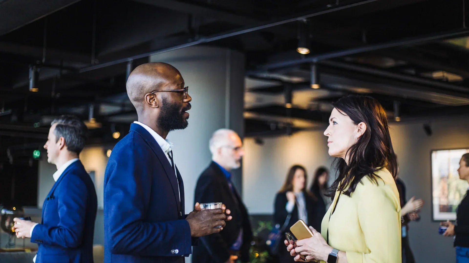 Navigating Conversations with Mild to Moderate Hearing Loss: Tips for Success