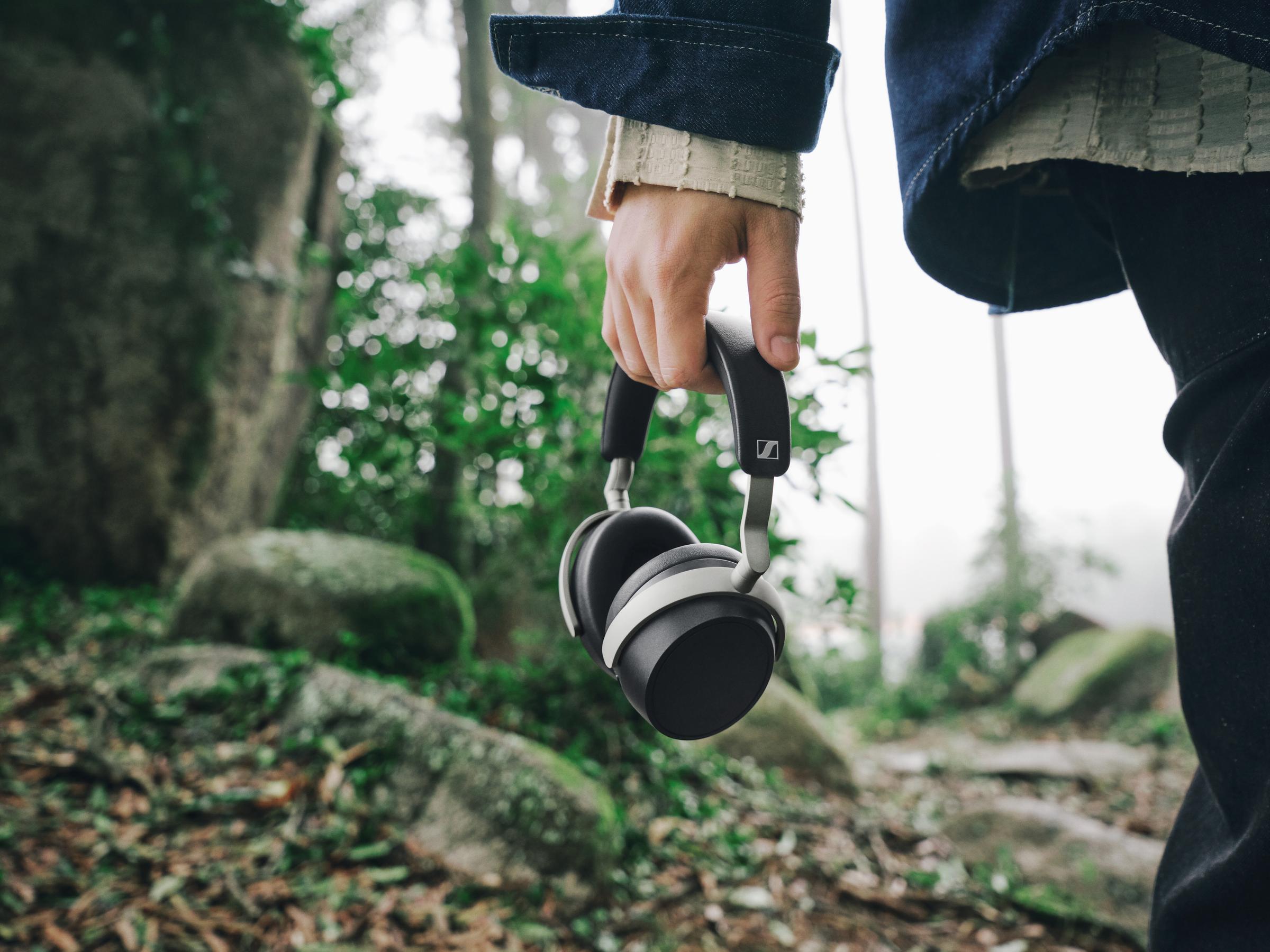 Sennheiser HDB 630 Lifestyle Shot