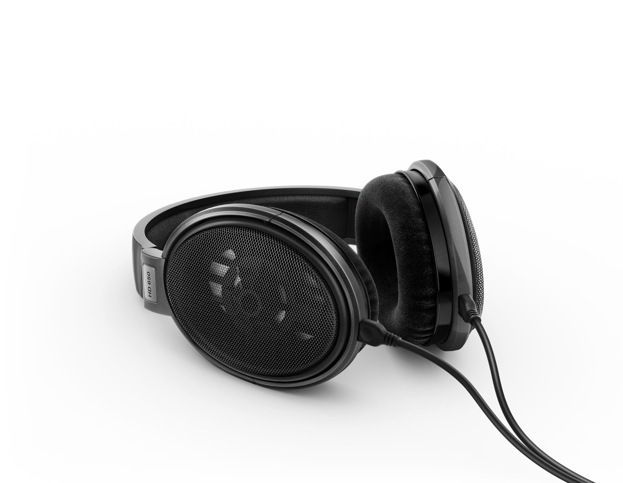 Sennheiser HD 650 Audiophile Open Back Headphones Cable View