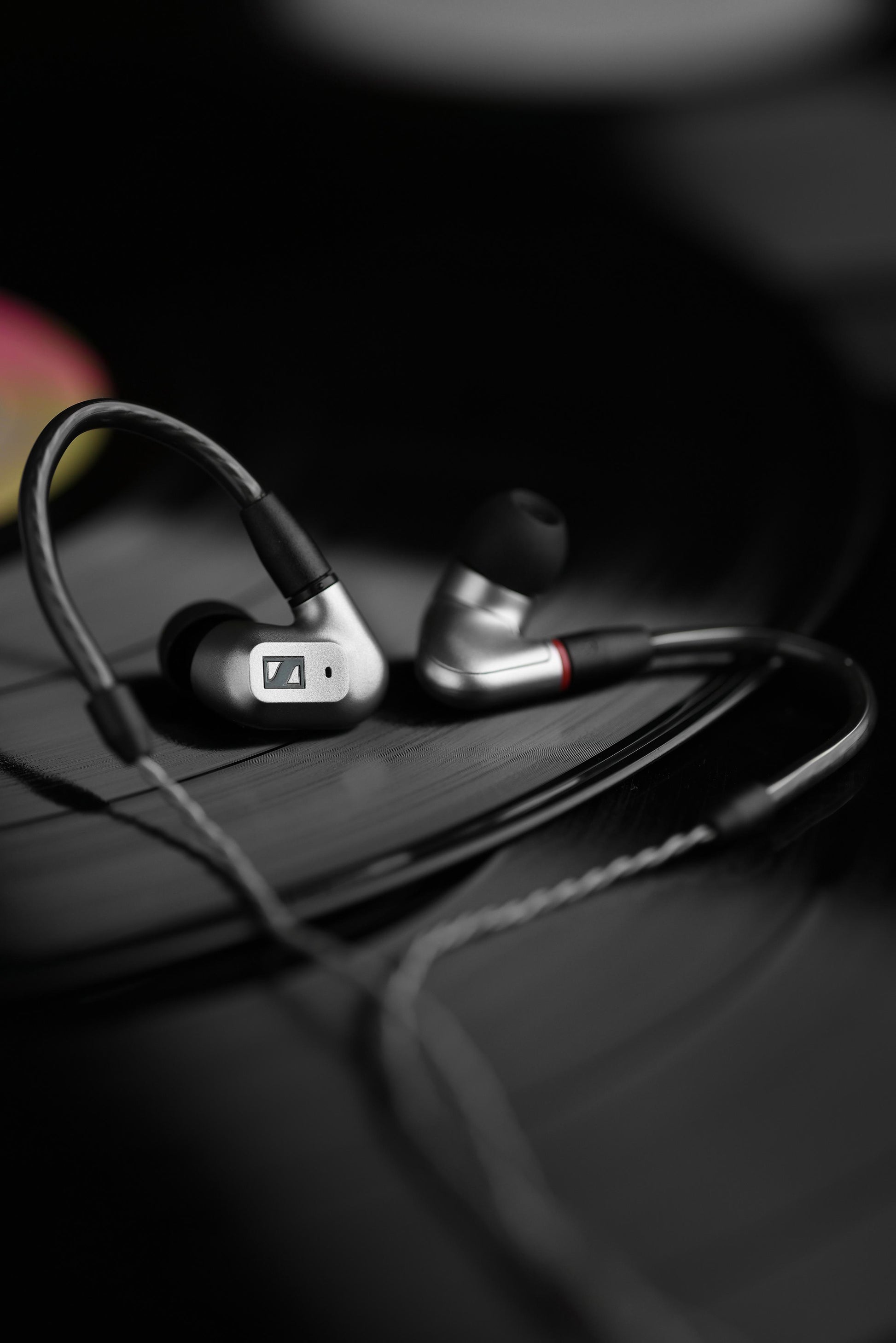 Sennheiser IE 200 Silver Vinyl Record Shot