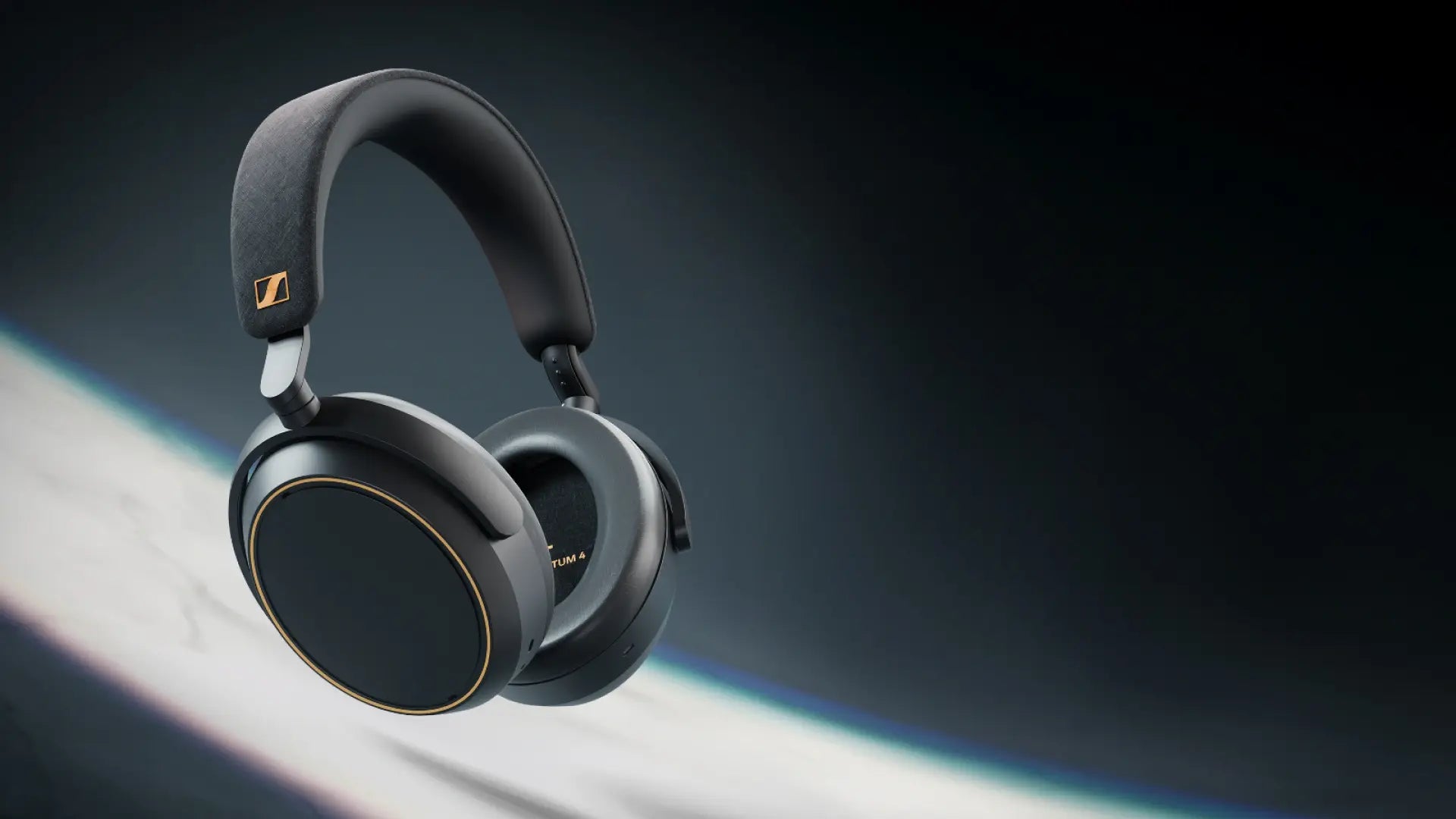  MOMENTUM 4 Wireless Copper Desktop